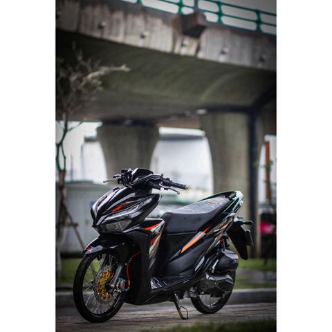 Tem Rời Dán Xe Vario 150 2018 Mẫu Chỉ Cam Trắng Đen Mẫu Mới Cực Độc, Hàng 3 Lớp Chất Lượng Cao Quyen Decal