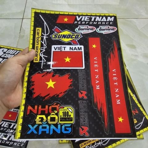Combo tem logo lá cờ yêu nước 18x25cm dán trang trí xe máy - Tem 3 Lớp  Cao Cấp