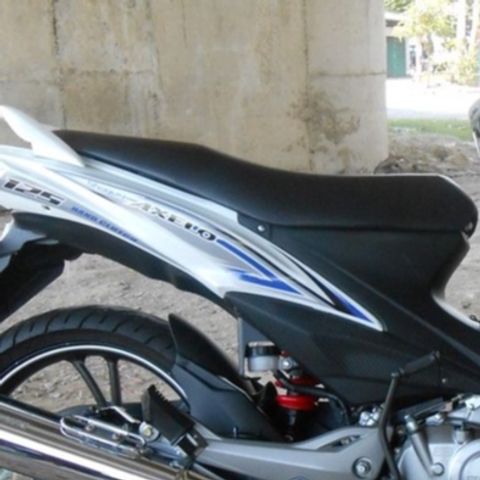 Tem Suzuki Axelo 125 RR Trắng Xanh - Tem Chuẩn Zin