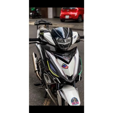 TEM LỬA DÁN XE WINNER V1 MÀU TRẮNG - Decal Cao Cấp Nhất