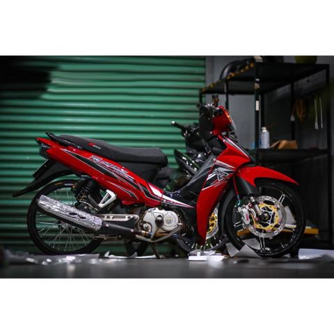 Tem rời Sirius RC hoạ tiết đỏ đen xám, in sắc nét, 3 lớp không phai màu CM00048 1 2