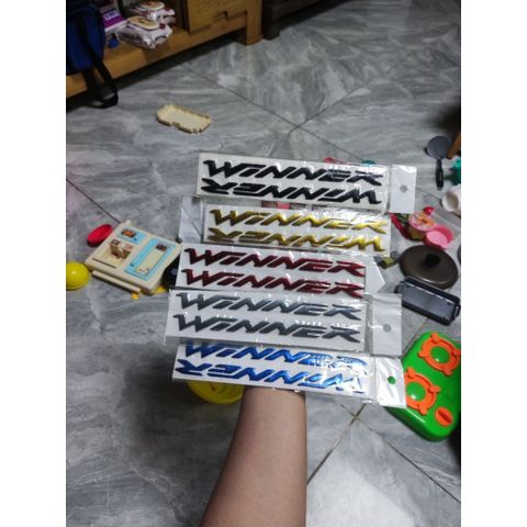 Cặp tem chữ Winner dán xe máy