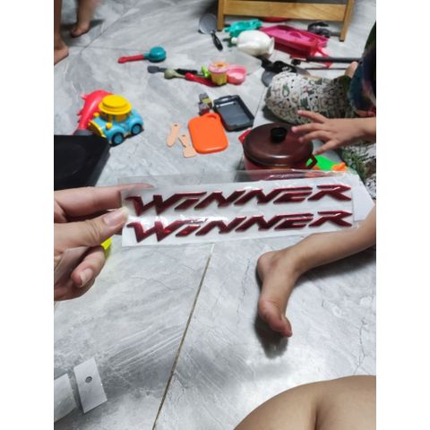 Cặp tem chữ Winner dán xe máy