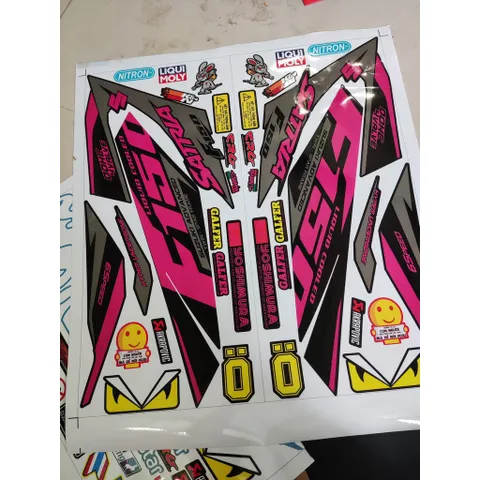 Decal Tem Xe Suzuki Satria F150 Đen Phối Hồng Mẫu Zin 2018