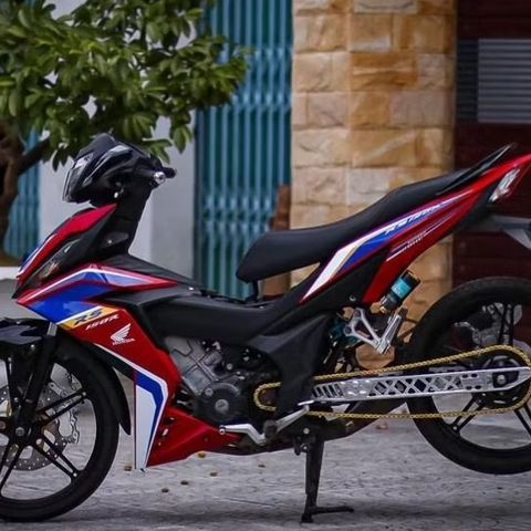 [Ảnh thật]  Tem rời Winner V1 xe đỏ - mẫu RS150R xanh trắng đơn giản - chuẩn form dễ dán Quyen Decal