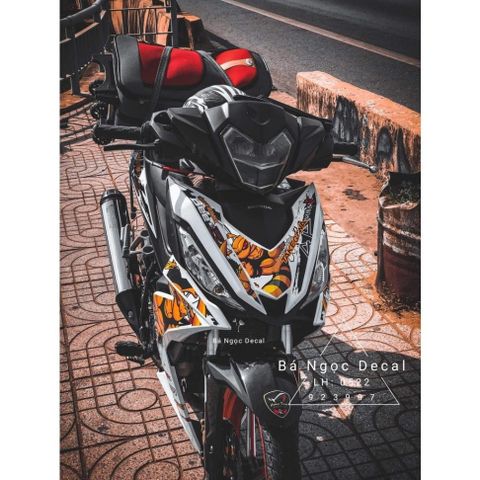 TEM WINNER V1 CON ONG TRẮNG - Decal Cao Cấp Nhất