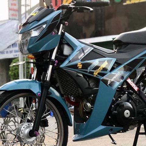 Tem Rời Suzuki Satria F150 Chữ Vàng Dán Xe Xám Xi Măng  - Decal In Chất Lượng