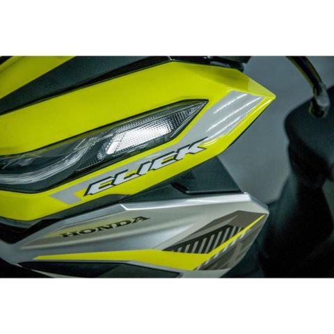 Tem rời Vario - Click 2023 phối bạc xanh chuối, in sắc nét 3 lớp không phai màu CM00151 1 2