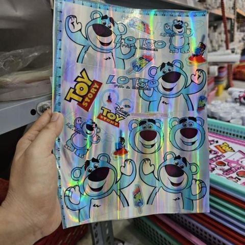 Tem logo gấu dâu lotso 7 màu 18x25cm dán trang trí - Tem 3 Lớp  Cao Cấp