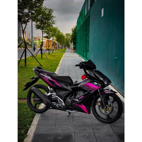 TEM DÁN RS150R WINNER X V2 MÀU ĐEN HỒNG - Decal Cao Cấp Nhất