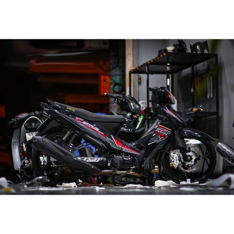 Tem rời Sirius RC hoạ tiết đen xám đỏ, in sắc nét, 3 lớp không phai màu CM00047 1 2