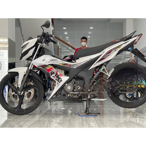 tem zin sonic robot trắng đỏ