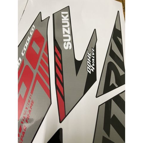 Tem rời Satria 150 đỏ dán xe đen - mẫu 2021 Quyen Decal