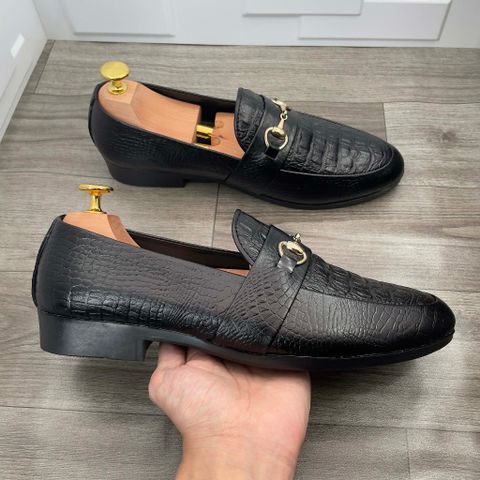 ( Mã D22 ) Giày công sở nam may giấu chỉ dập vân thời trang, giầy lười nam da mềm đế cao su đính băng xích vàng chống rỉ 640907