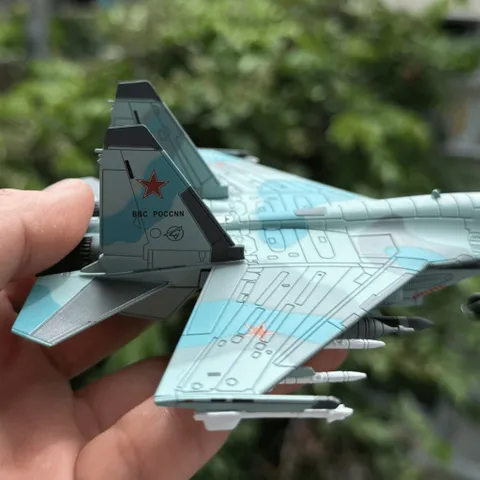 Mô Hình Máy Bay Quân Sự SU-35 Kim Loại 1/100 Decor Trưng Bày