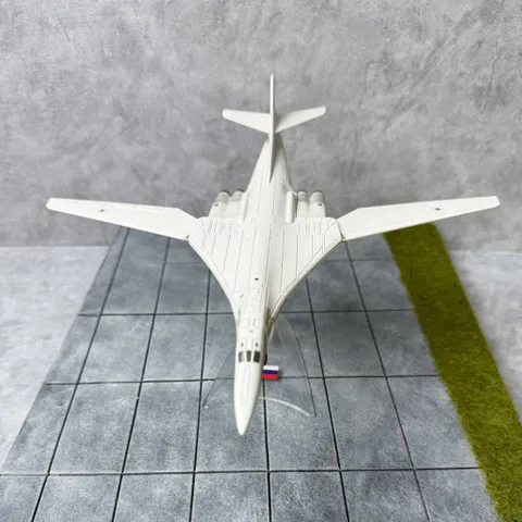 Mô Hình Máy Bay Chiến Đấu Kim Loại TU-160 TL 1/200 Decor Trưng Bày