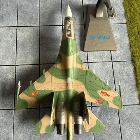 Mô Hình Máy Bay Chiến Đấu Kim Loại SU-30MK2 VIỆT NAM TL1/100 Phiên Bản Đặc Biệt Kỷ Niệm A80 2025