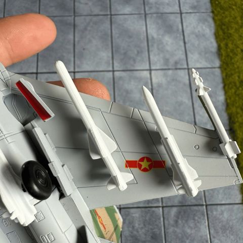 Mô Hình Máy Bay Chiến Đấu Kim Loại SU-30MK2 VIỆT NAM TL1/100 Phiên Bản Đặc Biệt Kỷ Niệm A80 2025