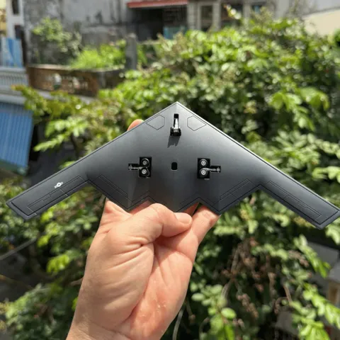 Mô Hình Máy Bay Chiến Đấu Kim Loại B-2 SPIRIT 1/200 Decor Trưng Bày