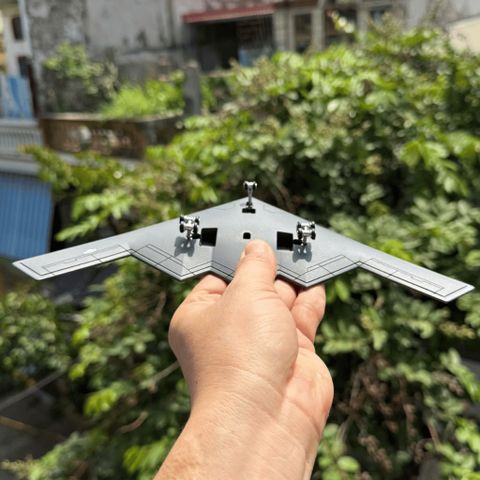 Mô Hình Máy Bay Chiến Đấu Kim Loại B-2 SPIRIT 1/200 Decor Trưng Bày
