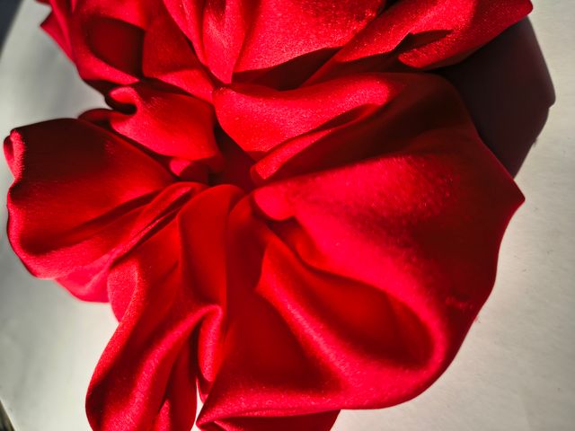 Scrunchie cột tóc lụa đỏ 15cm