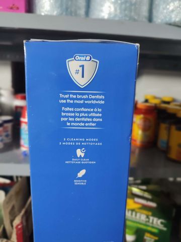 Bàn Chải Điện Oral-B Pro 500 - Công Nghệ Làm Sạch 2D Action, 2 Chế Độ Làm Sạch Sâu & Răng Nhạy Cảm