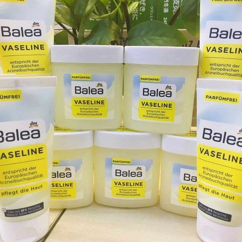 Kem nẻ Balea Vaseline Đức hũ 125ml dùng cho cả mặt và cơ thể 