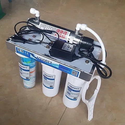 Bộ lọc nước sạch có đèn UV AquaPro diệt 99.99% vi khuẩn gây hại.