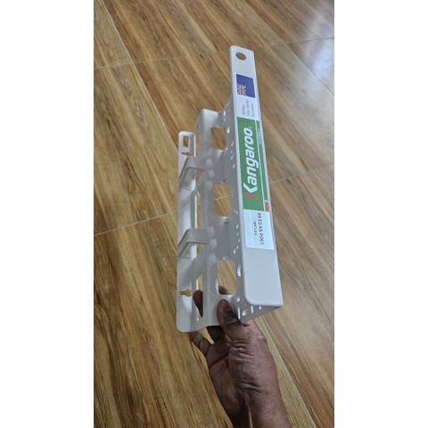 Pát máy lọc nước Ro Kangaroo - Giá treo máy Ro nhựa.