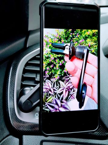 Đế giữ điện thoại trên ô tô ASHITO, hít nam châm , xoay 360 độ ,kẹp cửa gió 646975
