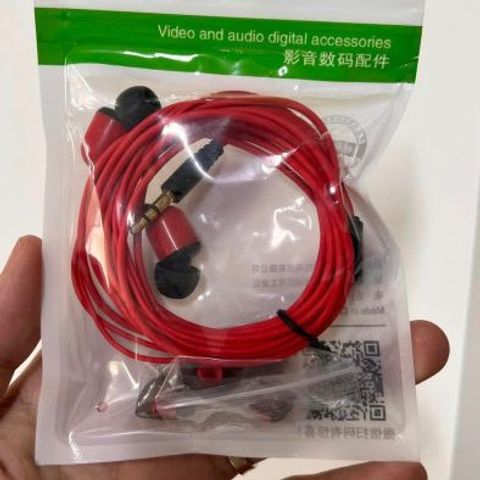 Tai Nghe Dây Dài 3m Giắc Cắm 3.5mm Tặng Thêm Núm Cao Su Thay Thế