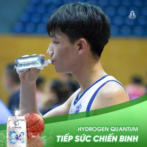 Nước ion kiềm giàu Hydrogen Quantum. Nước uống hằng ngày tốt cho sức khỏe. Độc quyền công nghê lượng tử  ( 333ml/túi X 10)