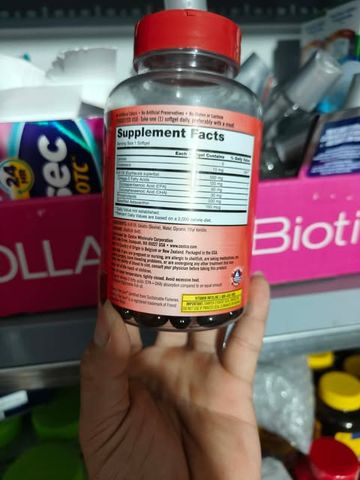 Dầu nhuyễn thể (dầu tôm) Kirkland Signature Krill Oil 500mg 180 viên 648186