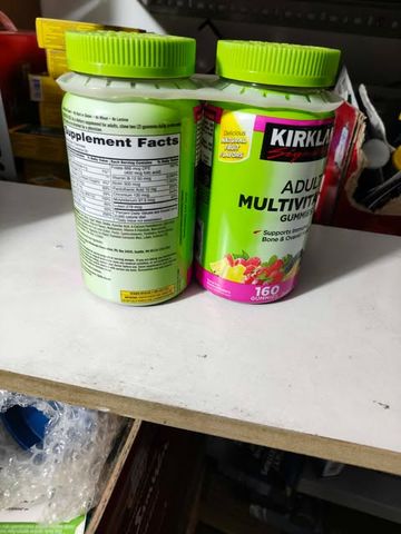 Kẹo Dẻo Bổ Sung Vitamin Cho Người Lớn Kirkland Signature Adult Multivitamin 160 Gummies  648192