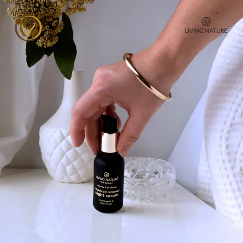 Serum dưỡng da ban đêm Living Nature Advanced Renewal Night Serum 30ml