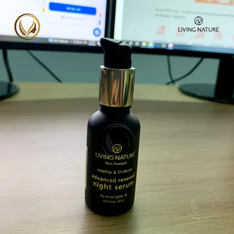 Serum dưỡng da ban đêm Living Nature Advanced Renewal Night Serum 30ml