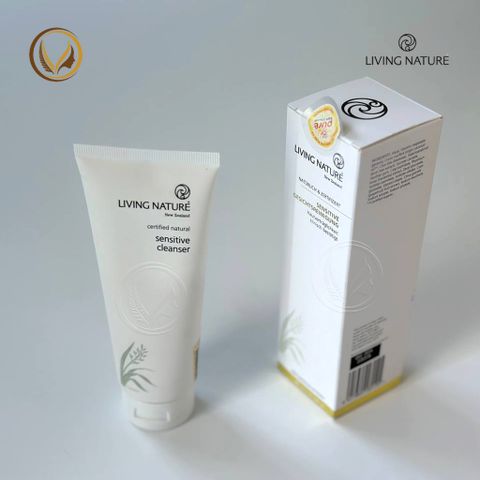 Sữa rửa mặt cho da nhạy cảm Living Nature Sensitive Cleanser 100ml