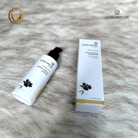 Nước tẩy trang dịu nhẹ cho mọi loại da Living Nature Gentle Makeup Remover 120ml