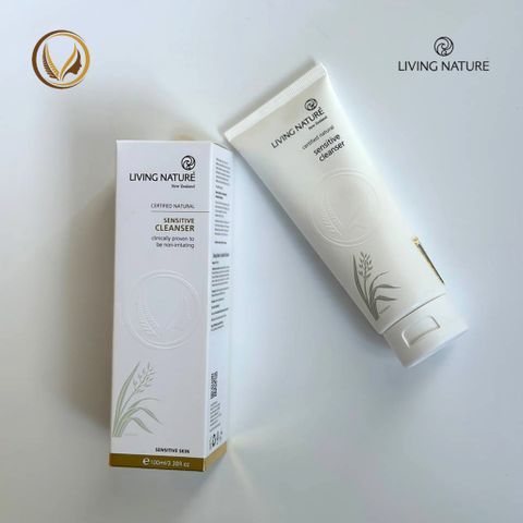 Sữa rửa mặt cho da nhạy cảm Living Nature Sensitive Cleanser 100ml