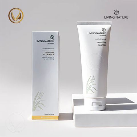 Sữa rửa mặt cho da nhạy cảm Living Nature Sensitive Cleanser 100ml