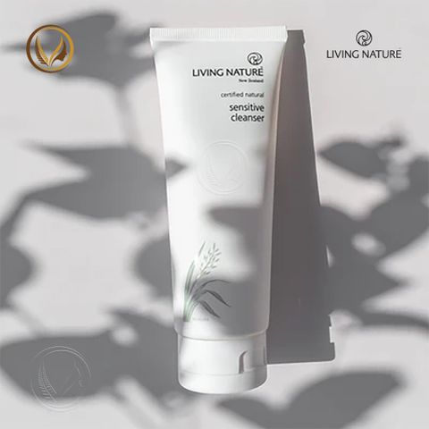 Sữa rửa mặt cho da nhạy cảm Living Nature Sensitive Cleanser 100ml