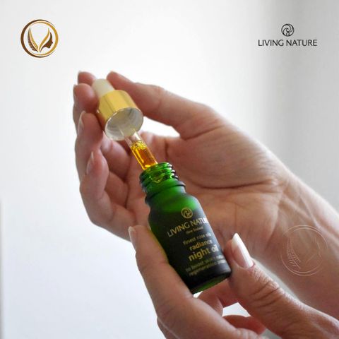 Dầu dưỡng sáng da ban đêm, ngăn ngừa nám Living Nature Radiance Night Oil 18ml