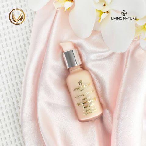 Serum dưỡng trắng da, đều màu da Living Nature Active Brightening Serum 30ml