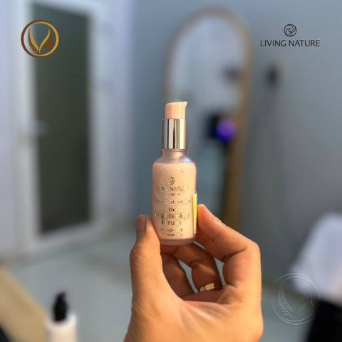 Serum dưỡng trắng da, đều màu da Living Nature Active Brightening Serum 30ml