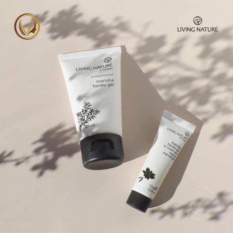 Gel hỗ trợ giảm mụn, ngừa thâm sẹo Living Nature Manuka Honey Gel 10ml