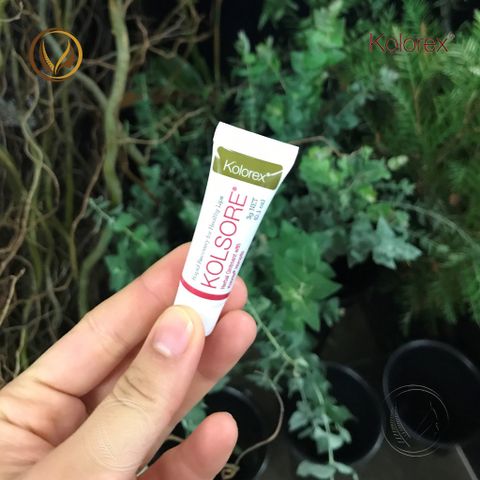Kem hỗ trợ giảm chàm môi, loét môi, herpes môi Kolorex Kolsore Lip Care Ointment 5g