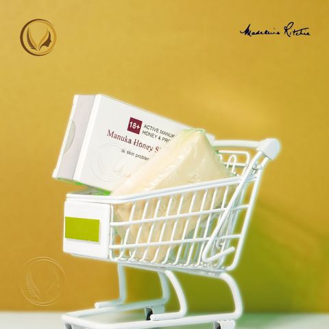 Xà phòng tắm mật ong manuka 18+ Madeleine Ritchie Manuka Honey Skincare Soap 125g