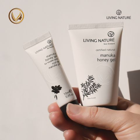 Gel loại bỏ mụn, giảm thâm mụn mật ong manuka Living Nature Manuka Honey Gel 50ml