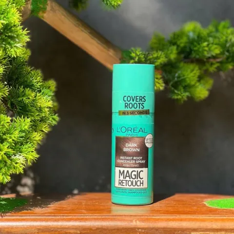 Xịt nhuộm tóc phủ bạc tạm thời cho tóc L'Oréal Paris Magic Retouch màu Nâu Đậm (Dark Brown)