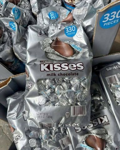 Kẹo Socola Hershey’s Kisses Milk Chocolate 500g – vị socola sữa ngọt dịu